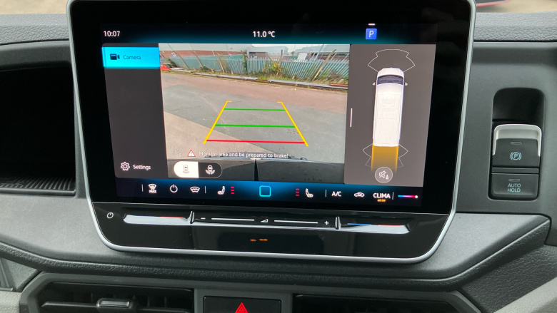 Volkswagen Crafter Cr35 Lwb Diesel Fwd 2.0 TDI 177PS Commerce Plus High Roof Van Auto